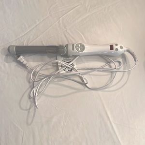 Beachwaver S1 Dual Voltage Rotating Curling Iron